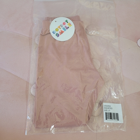 BNWT DOT DOT SMILE Baby Girl Solid Pink Buttery Soft Leggings Size 2T - Picture 2 of 8